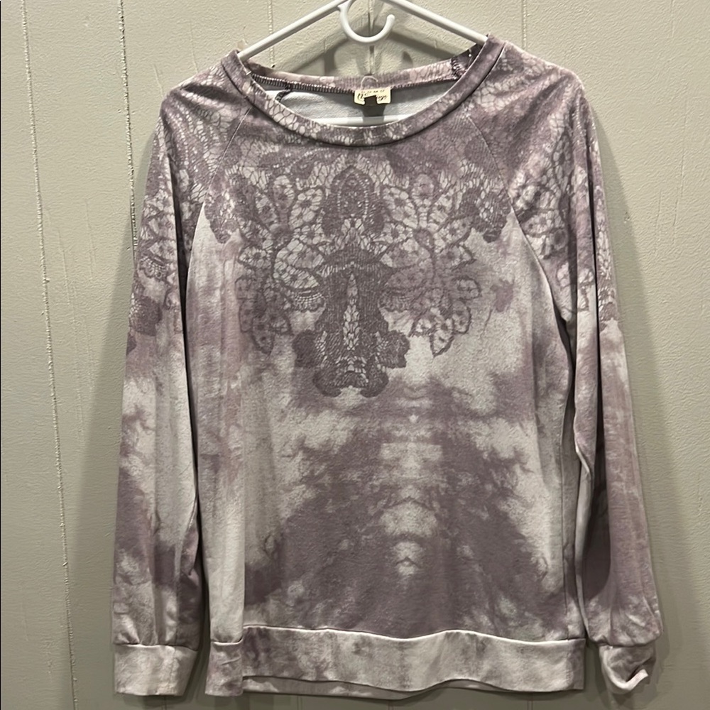 Como Vintage Gray and White Graphic Hoodie